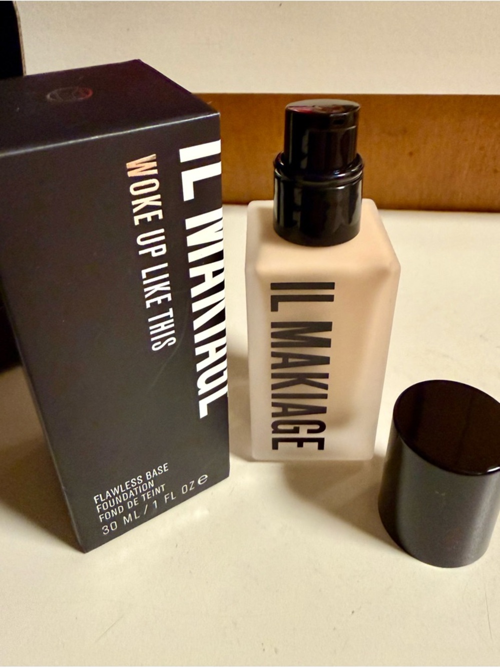 IL MAKIAGE Flawless Base Foundation - #40 Light Beige-new!